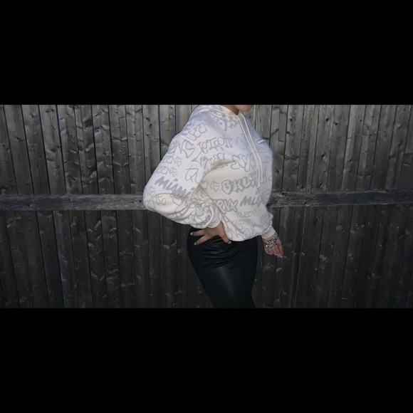 hoodie - Picture 2 of 4